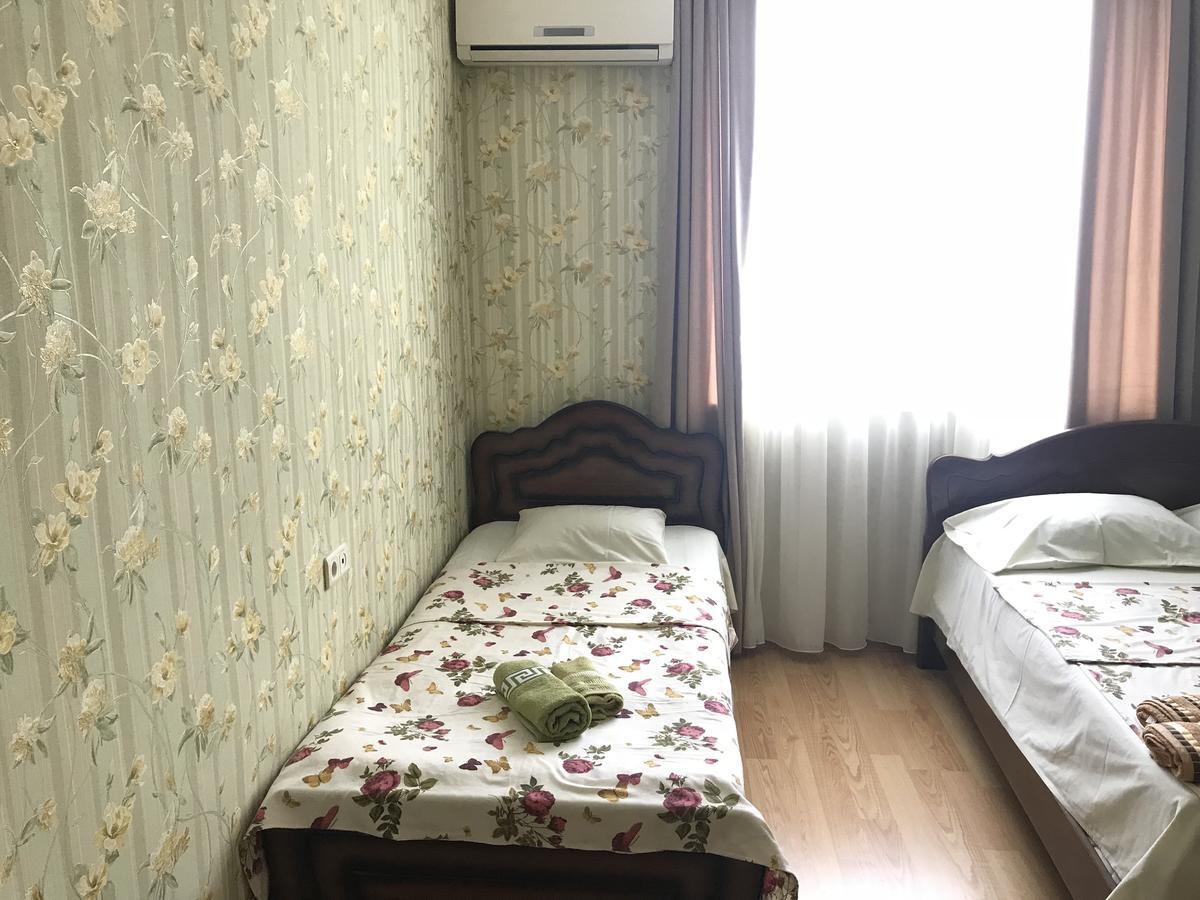 Io Apartment Tbilisi Buitenkant foto